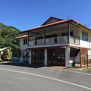 Big4 Crystal Cascades Hotel